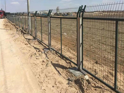 鐵路護(hù)欄網(wǎng)